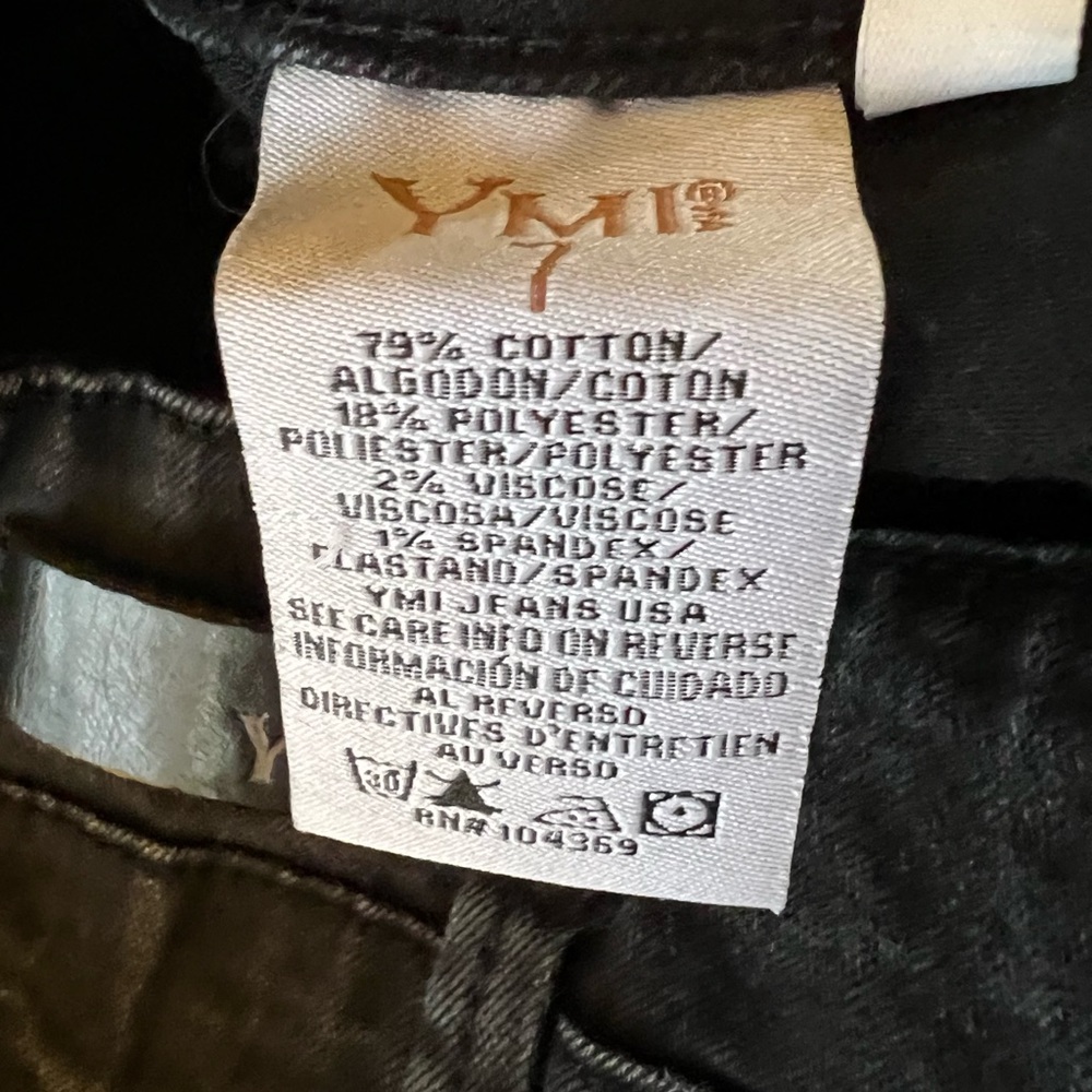 YMI size 7 High-Rise Skinny Jeans with 3 Buttons 🎉 - Picture 4 of 5